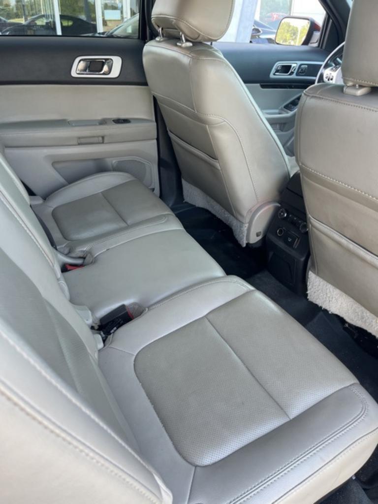 2014 Ford Explorer - $9,000