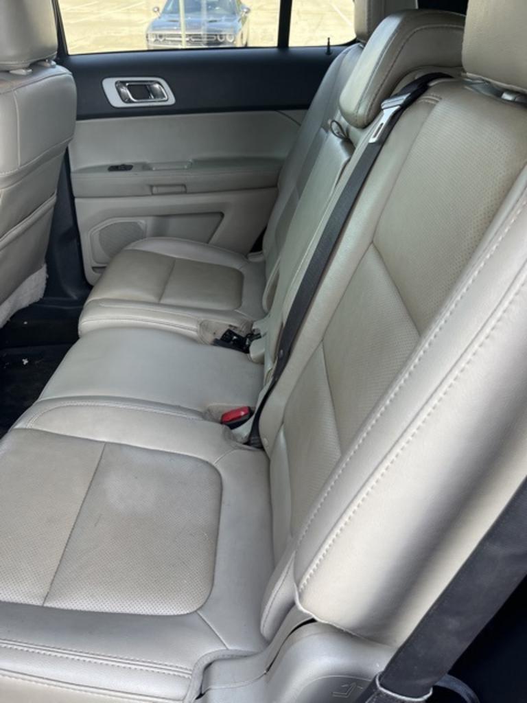 2014 Ford Explorer - $9,000