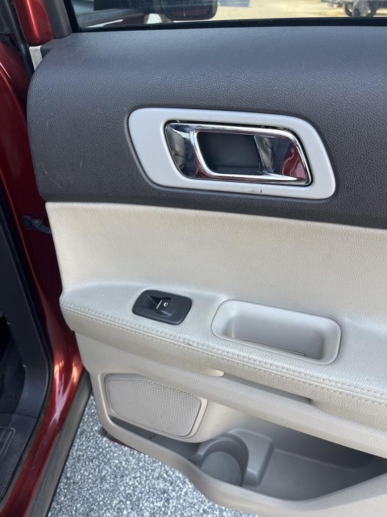 2014 Ford Explorer - $9,000