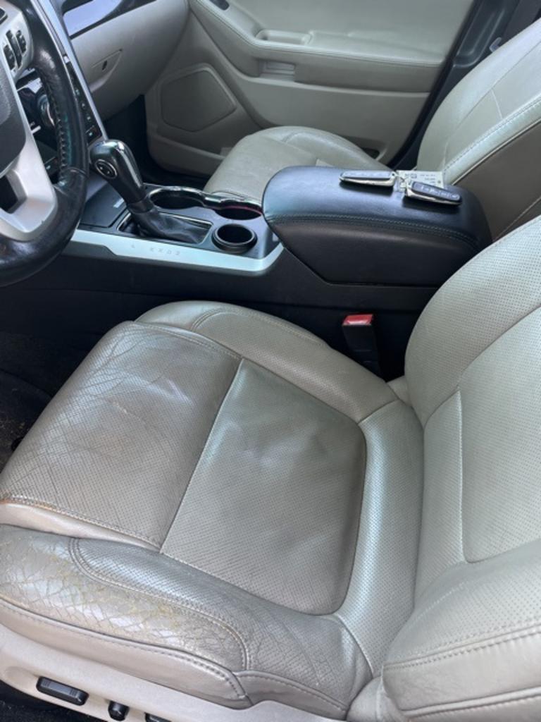 2014 Ford Explorer - $9,000