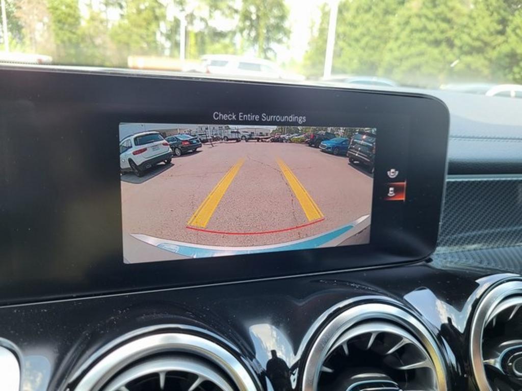 2022 Mercedes-Benz GLB - $40,500