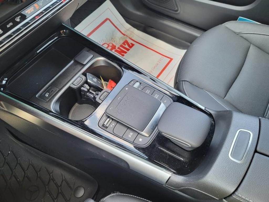 2022 Mercedes-Benz GLB - $40,500