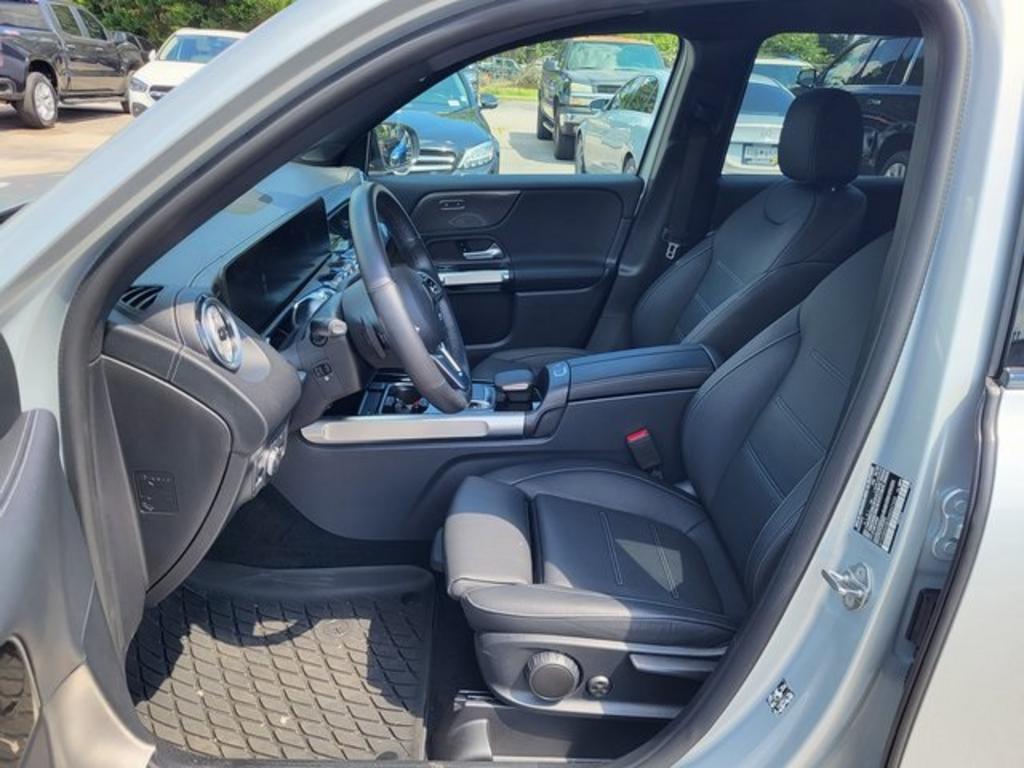 2022 Mercedes-Benz GLB - $40,500