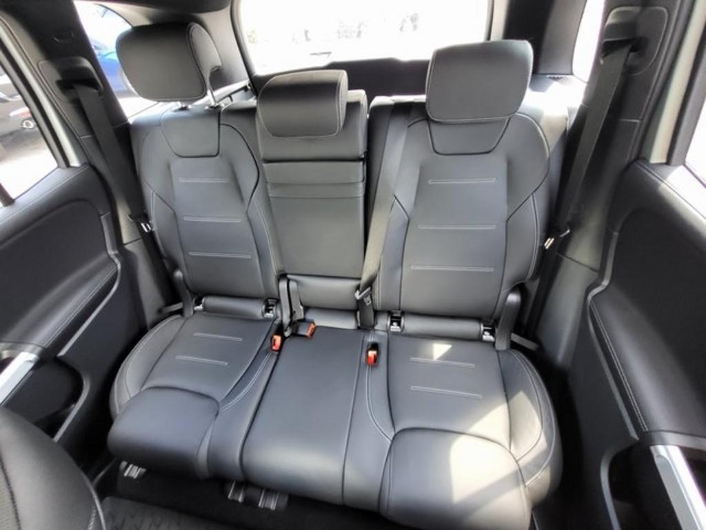 2022 Mercedes-Benz GLB - $40,500