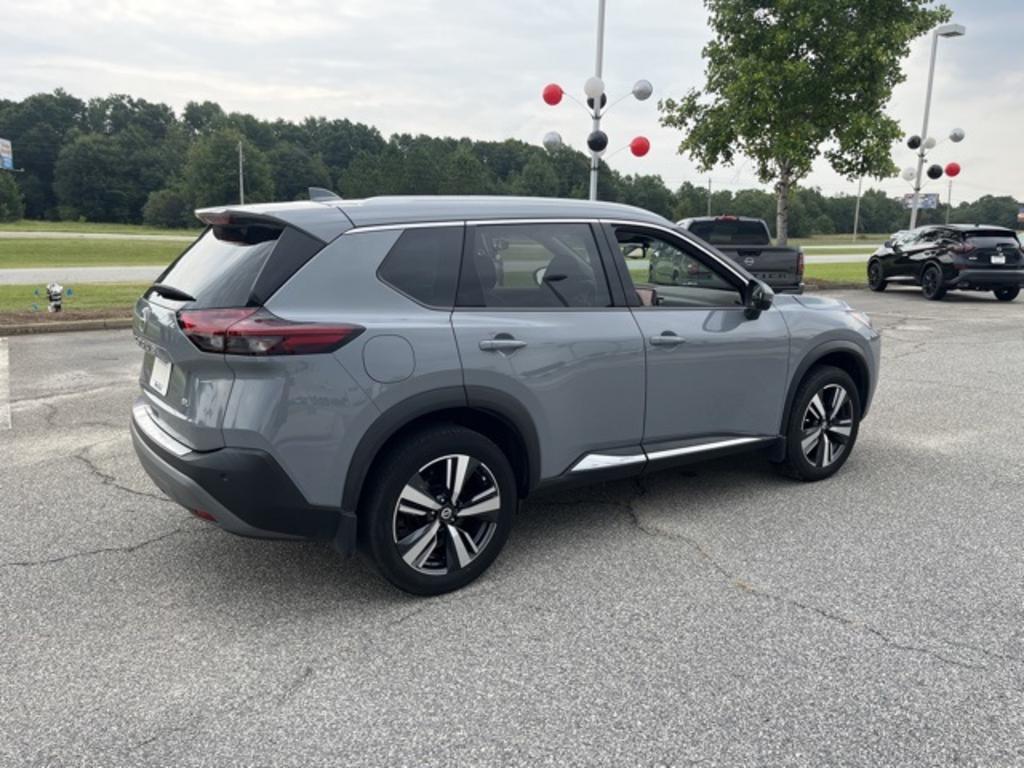 2021 Nissan Rogue - $28,000