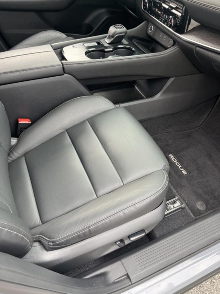 2021 Nissan Rogue - $28,000