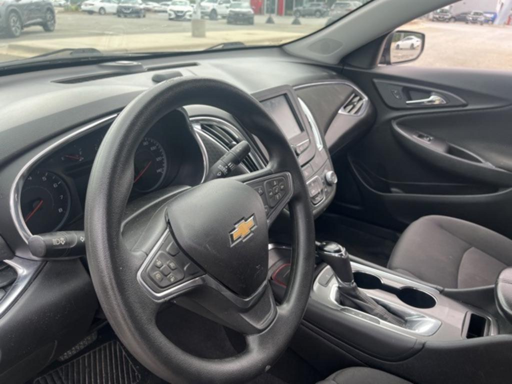 2018 Chevrolet Malibu - $9,000