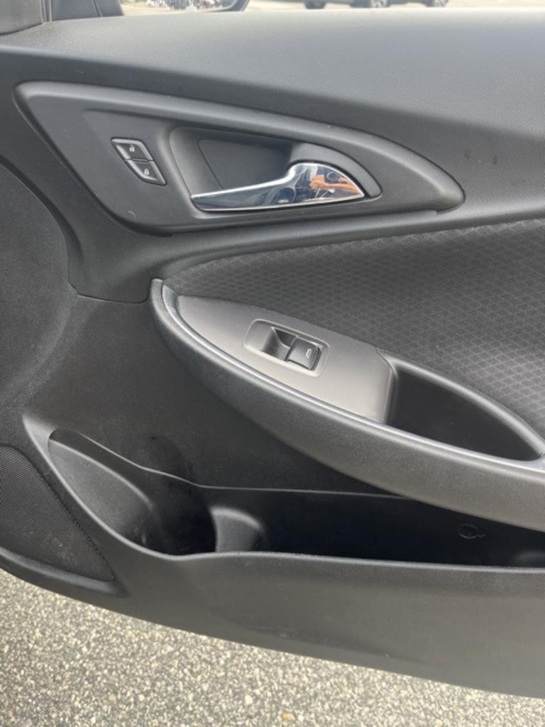 2018 Chevrolet Malibu - $9,000