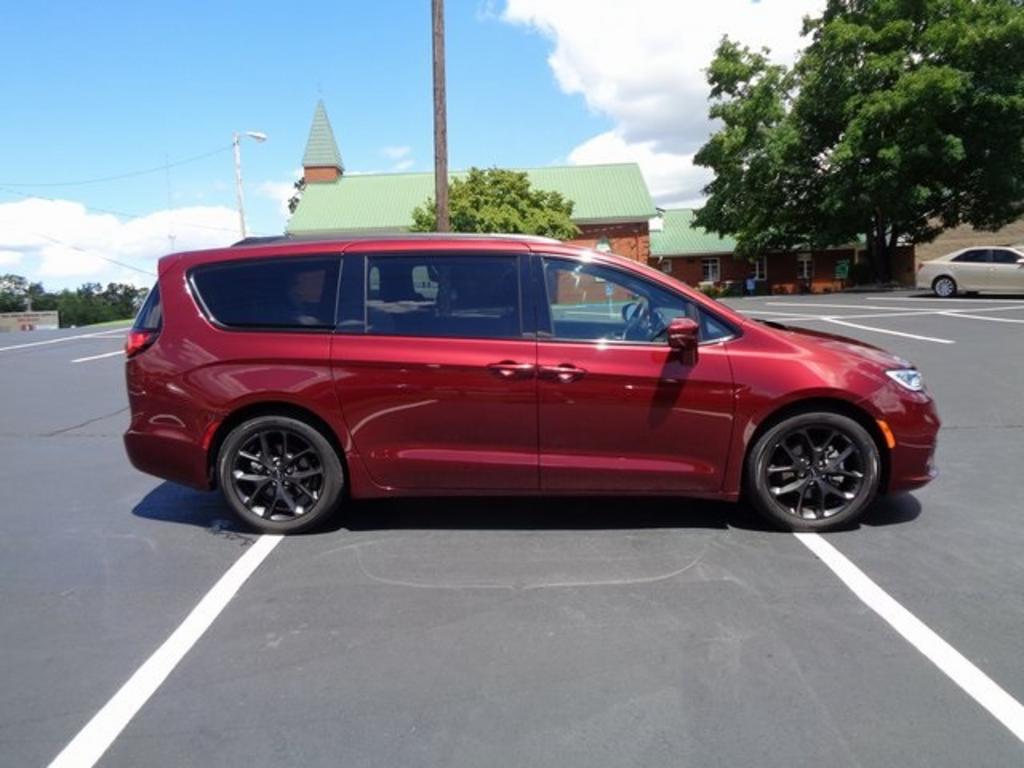 2021 Chrysler Pacifica - $36,000