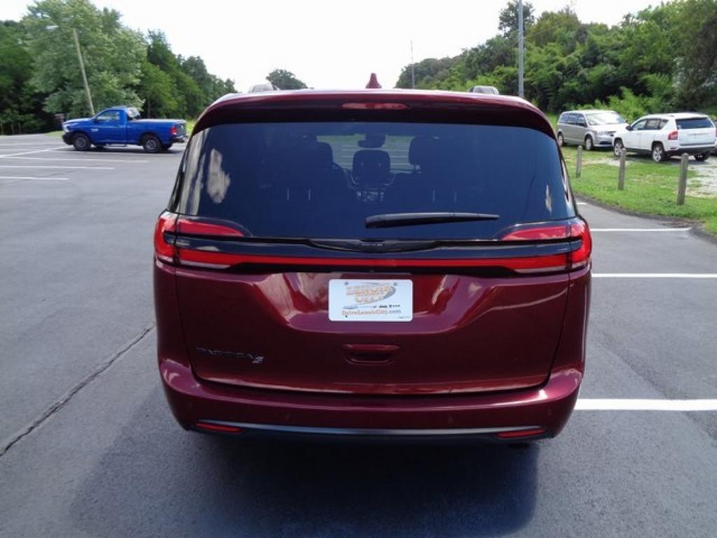 2021 Chrysler Pacifica Touring photo