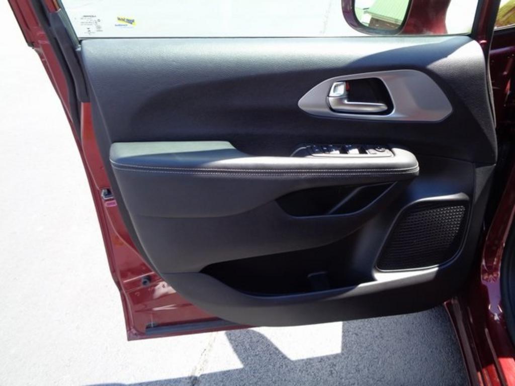 2021 Chrysler Pacifica - $36,000