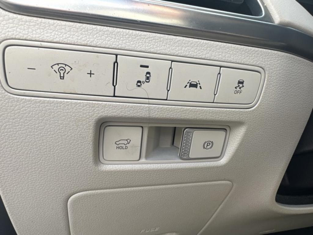 2017 Subaru Lancer LE photo
