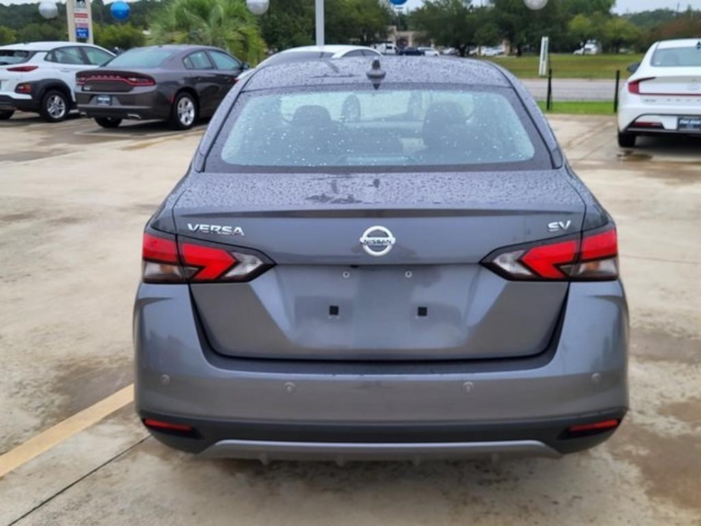2022 Nissan Versa - $21,000