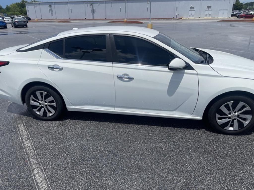 2020 Nissan Altima - $19,000