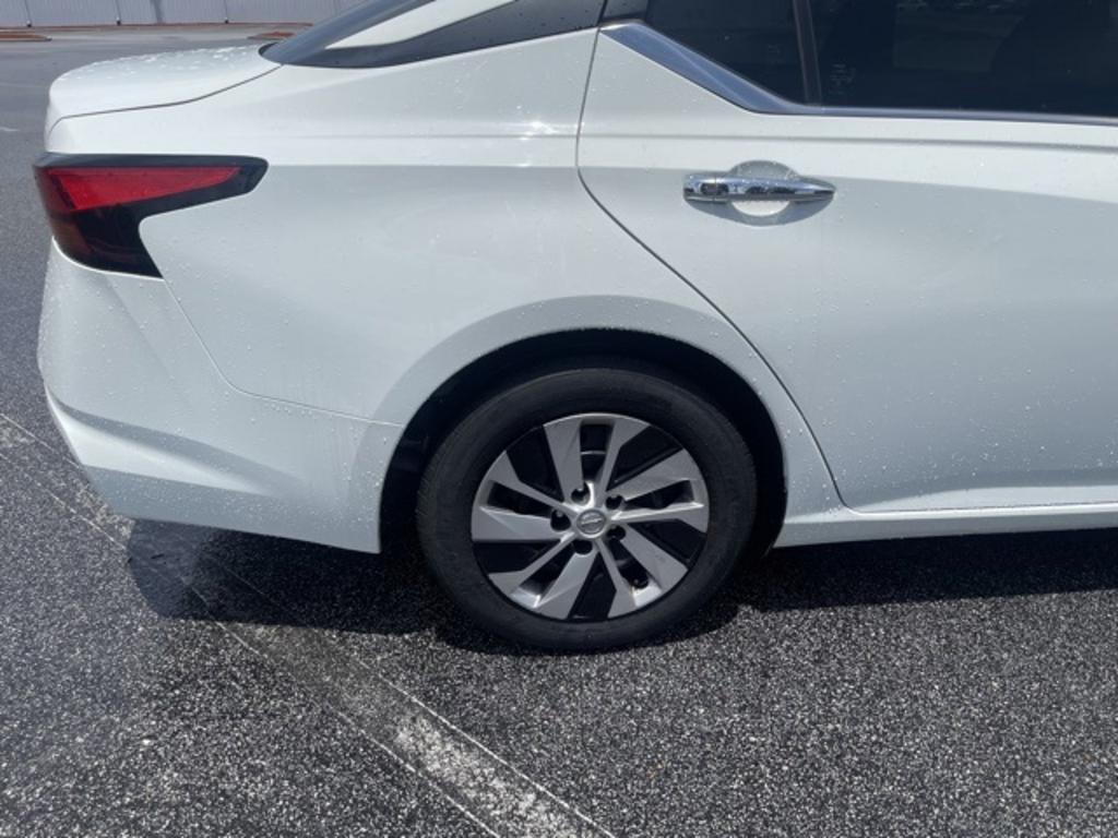 2020 Nissan Altima - $19,000