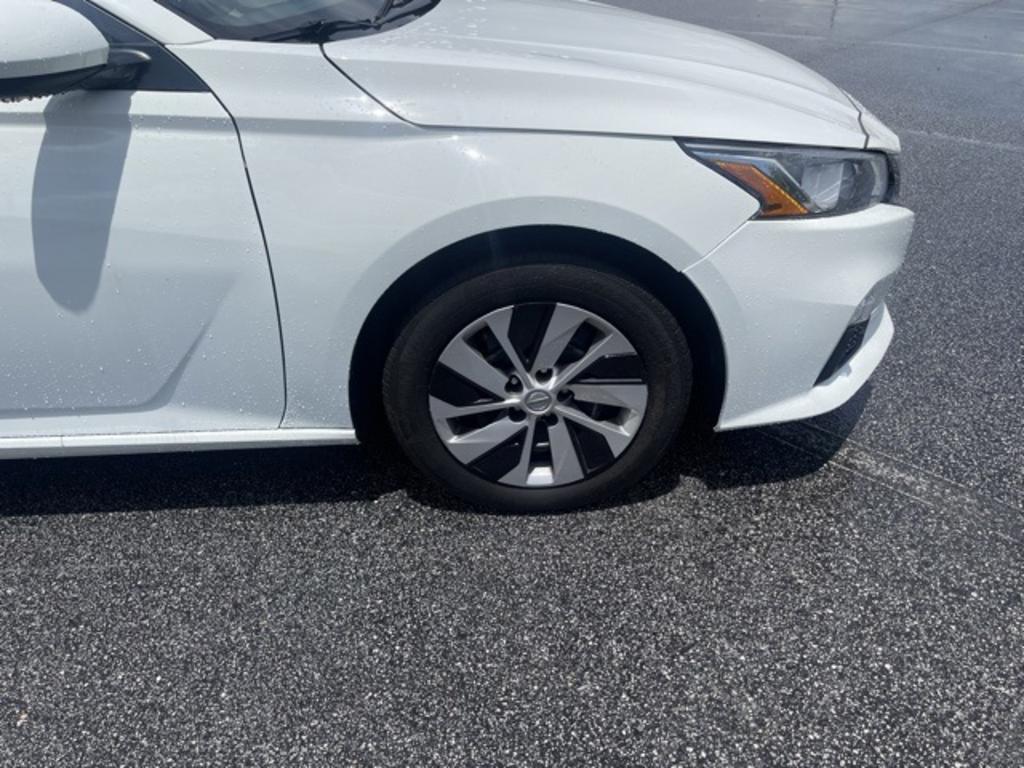 2020 Nissan Altima - $19,000