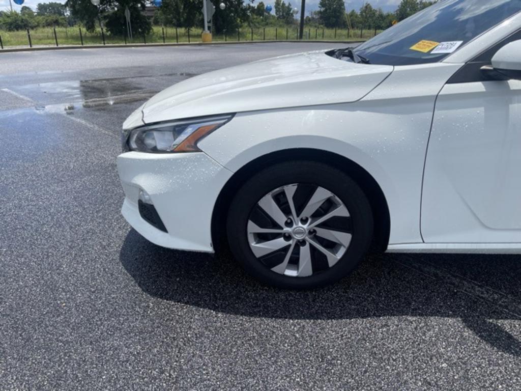 2020 Nissan Altima - $19,000