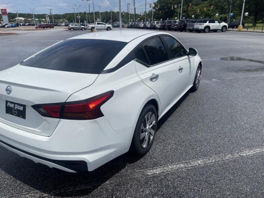 2020 Nissan Altima - $19,000