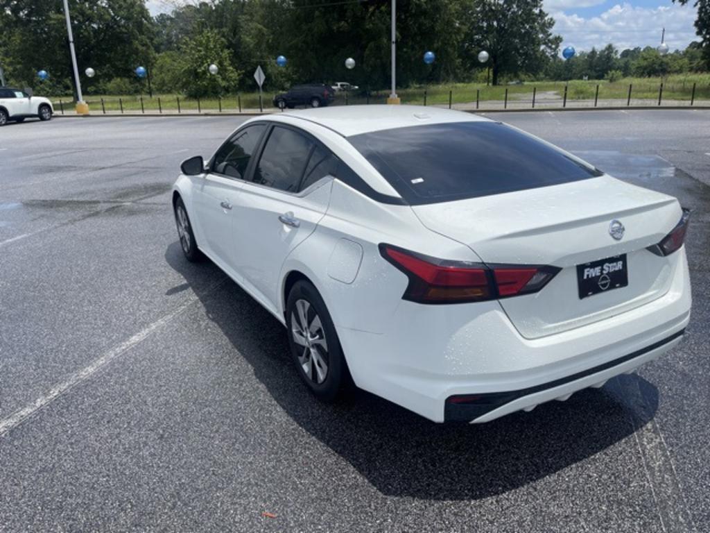 2020 Nissan Altima - $19,000