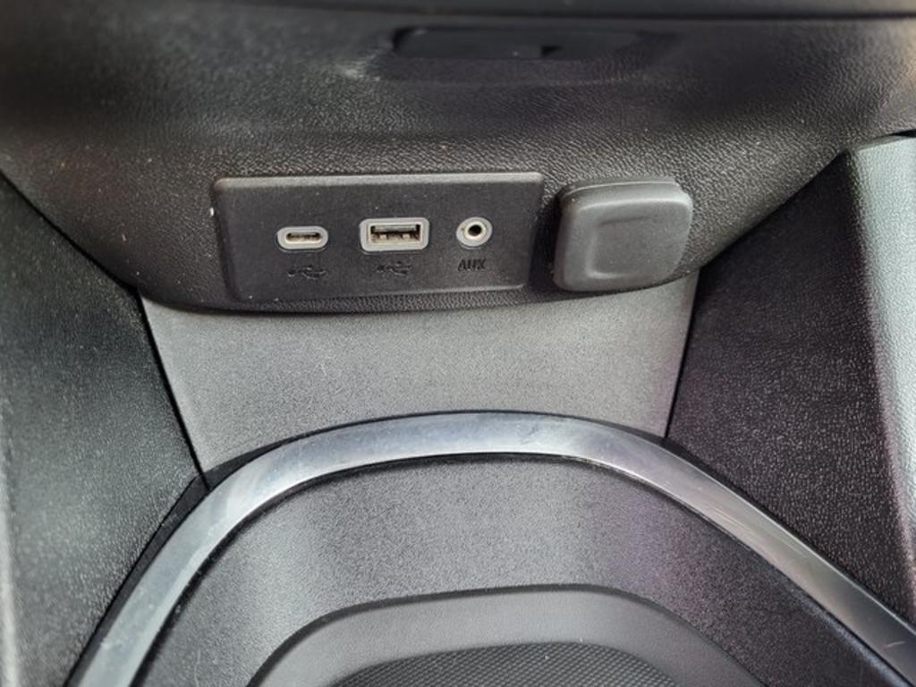 2021 Chevrolet Malibu - $21,000