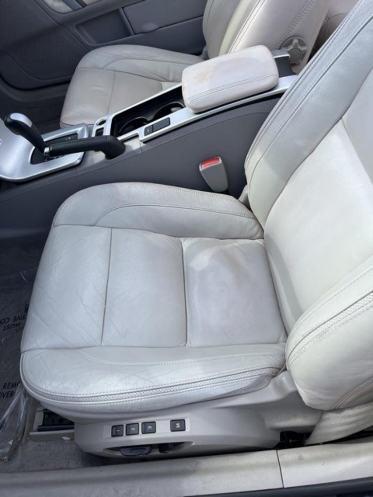 2011 Volvo C70 - $9,500