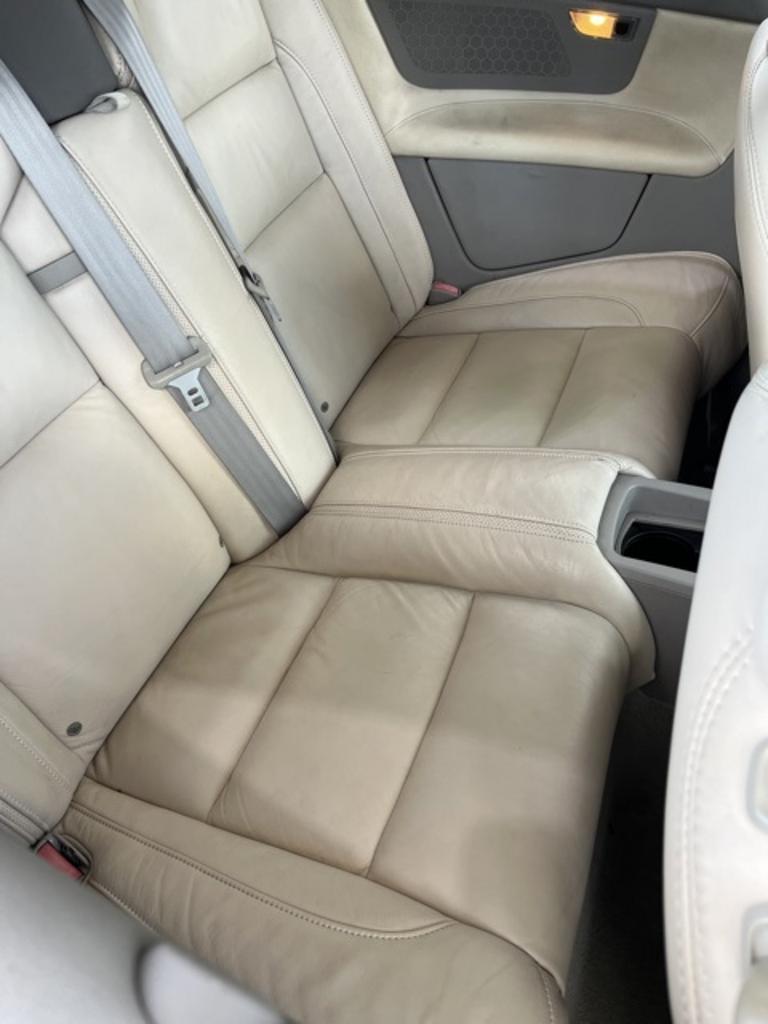 2011 Volvo C70 - $9,500