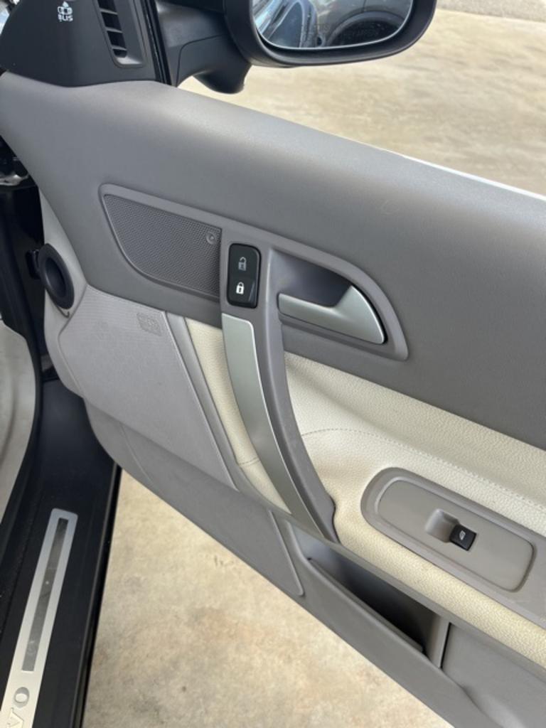 2011 Volvo C70 - $9,500