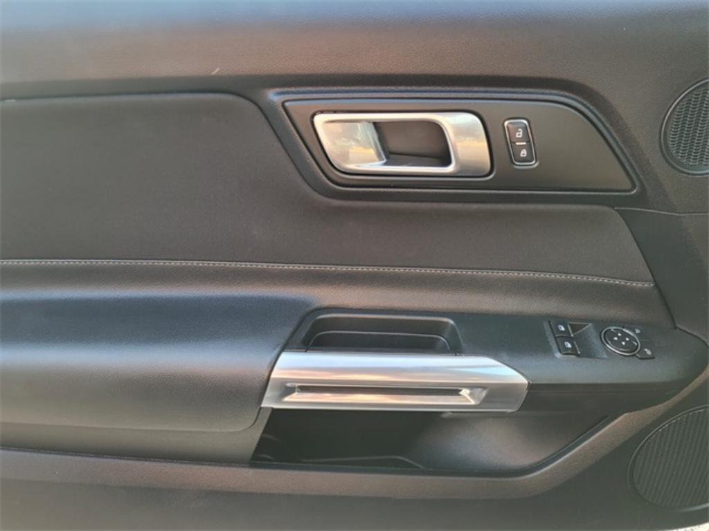 2018 Ford Mustang - $21,500