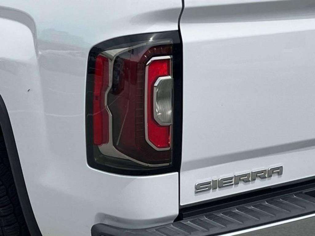 2018 GMC Sierra 1500 SLT photo