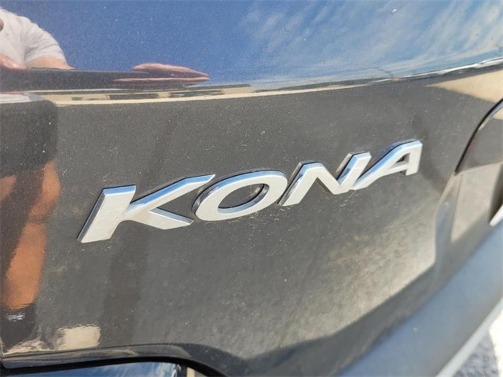 2022 Hyundai Kona SEL photo