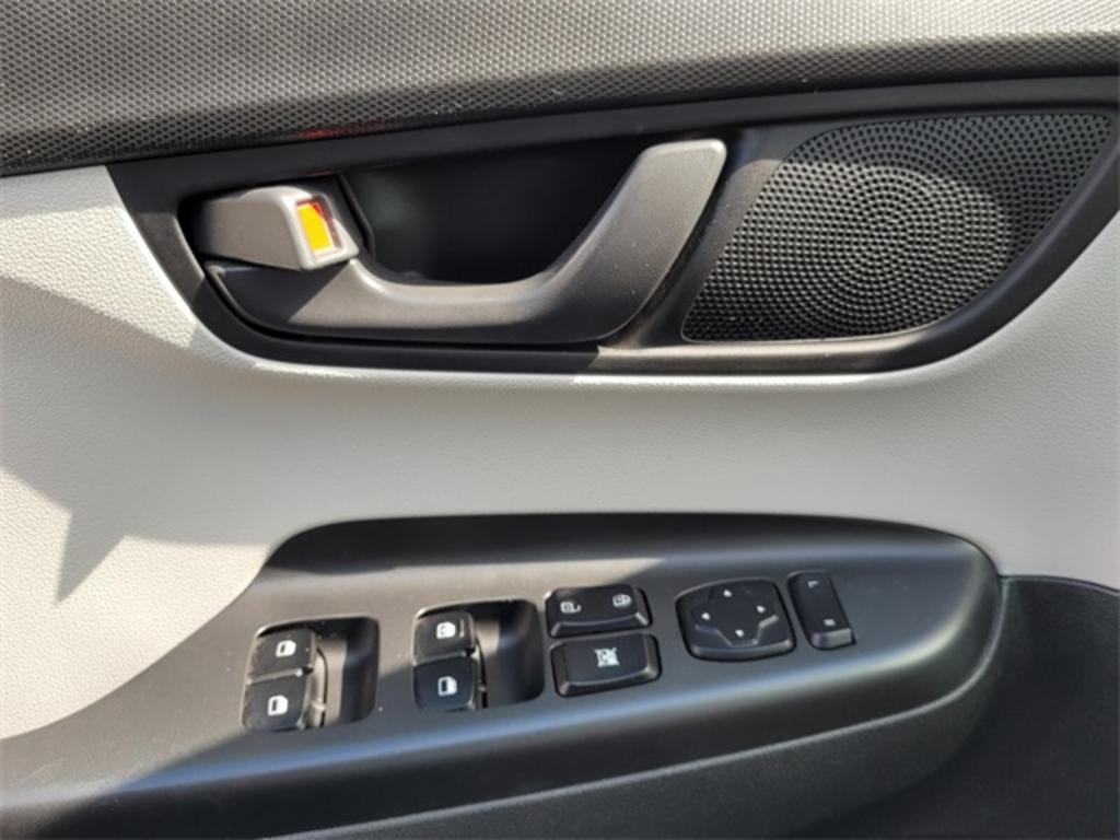 2022 Hyundai Kona - $22,500