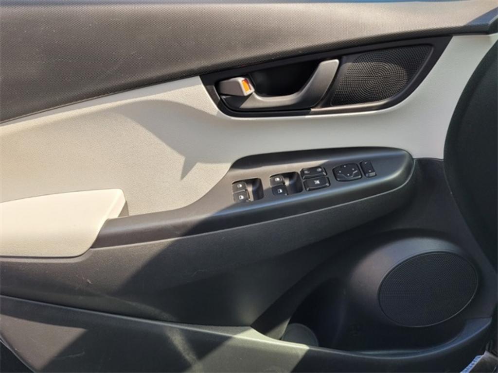 2022 Hyundai Kona - $22,500