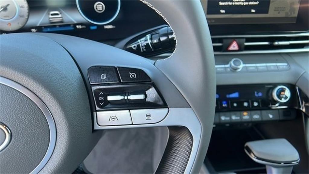 2023 Hyundai Elantra SEL photo