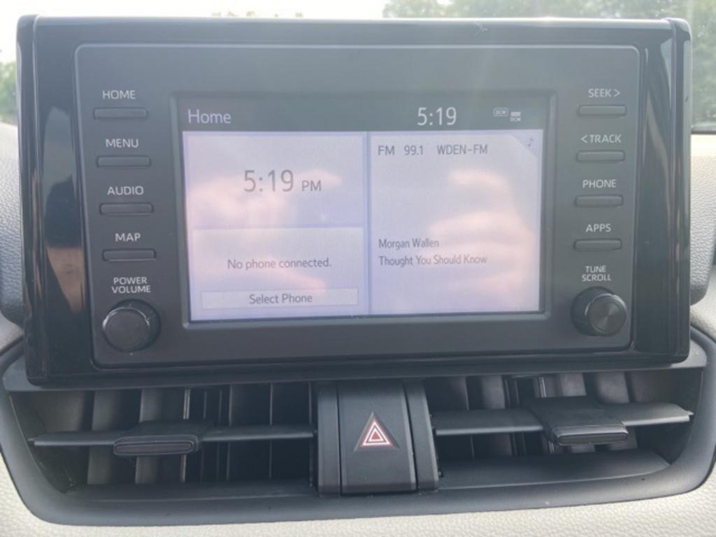 2019 Toyota RAV4 XLE photo