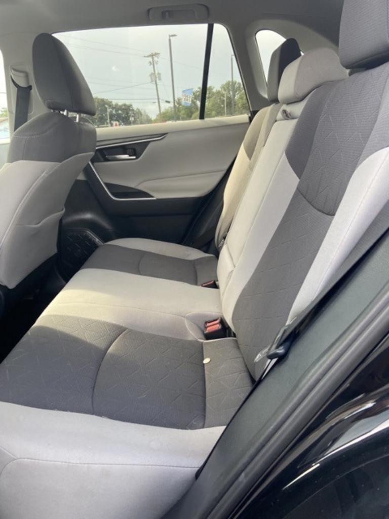 2019 Toyota RAV4 XLE photo