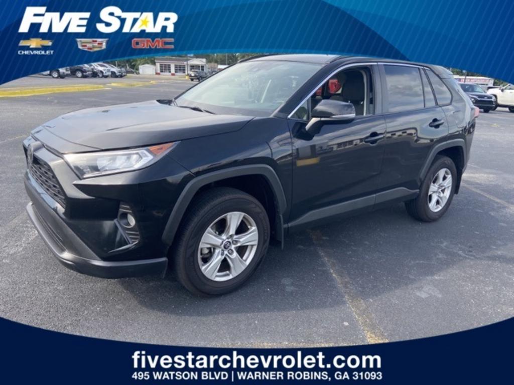 2019 Toyota RAV4 XLE photo