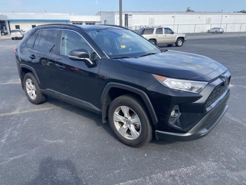 2019 Toyota RAV4 XLE photo