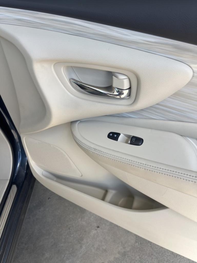2015 Nissan Murano - $17,500