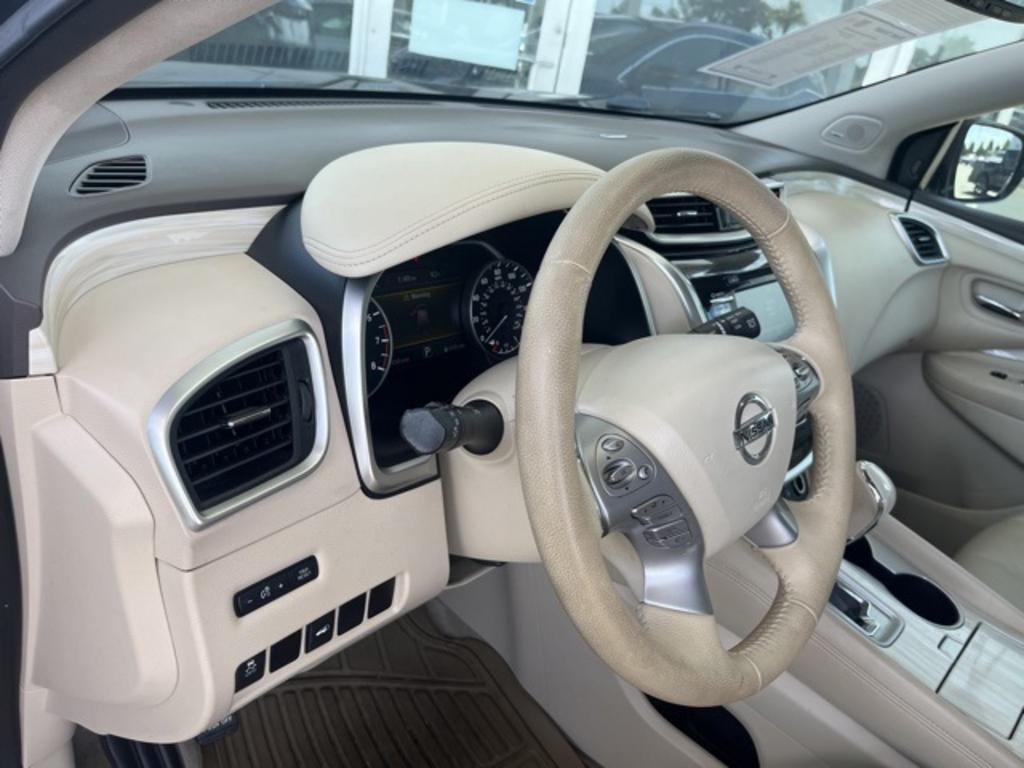 2015 Nissan Murano - $17,500