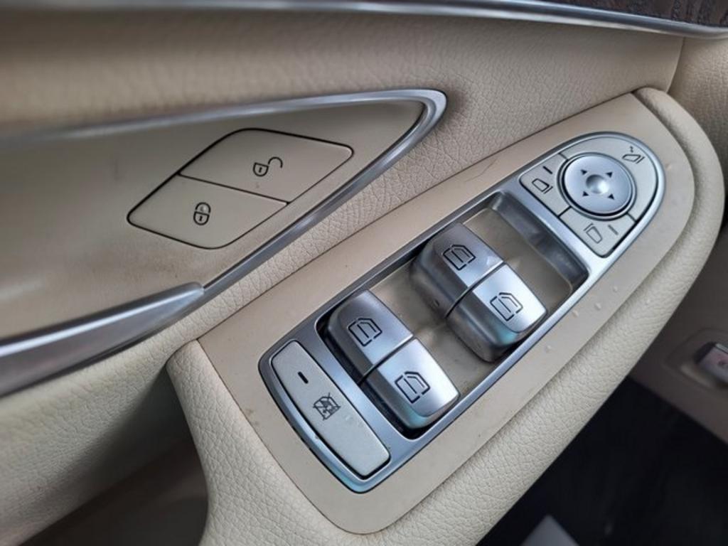 2018 Mercedes-Benz C-Class - $26,500
