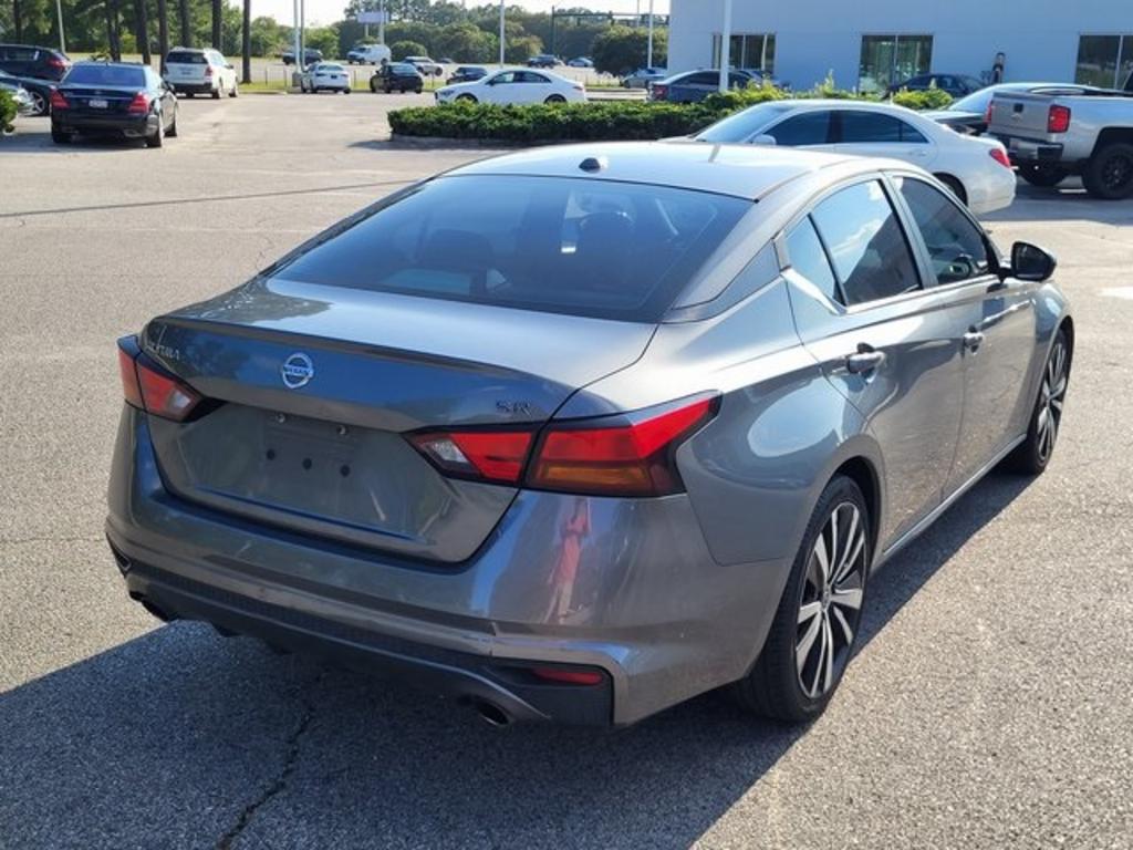 2019 Nissan Altima - $19,000