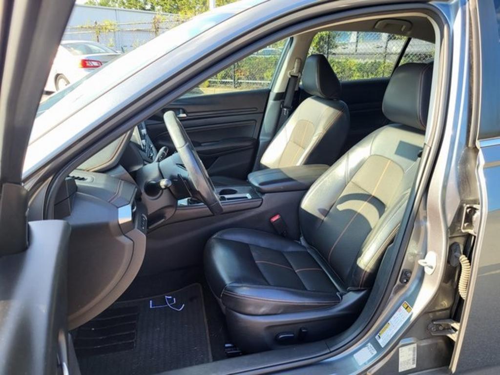 2019 Nissan Altima - $19,000