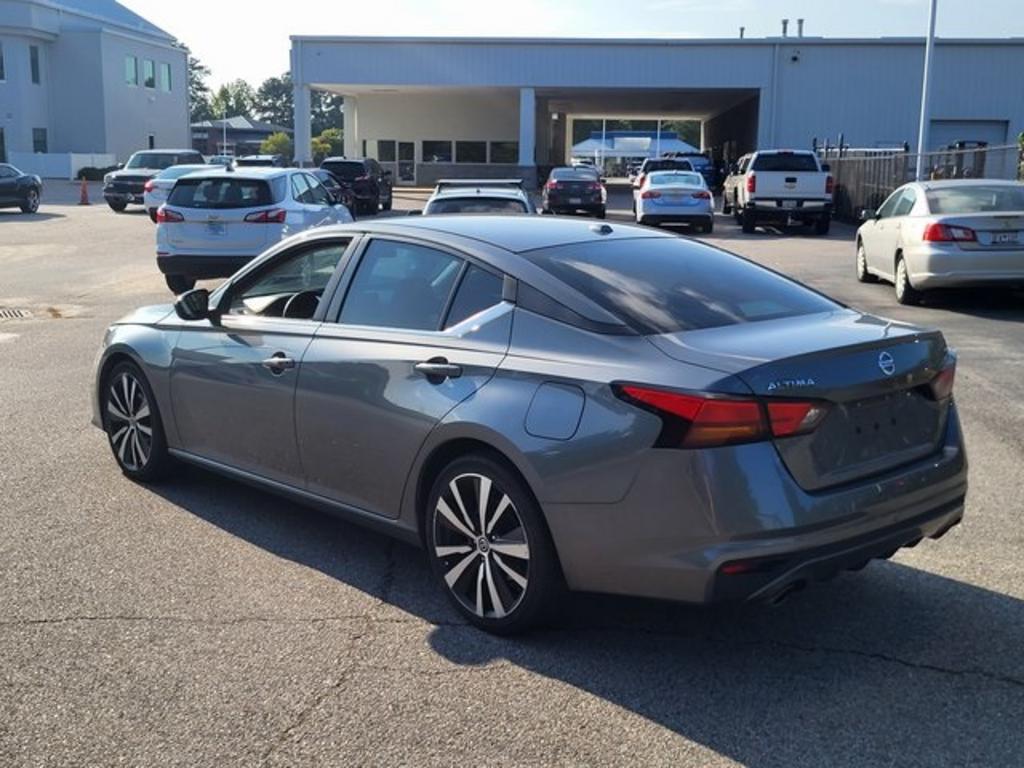 2019 Nissan Altima - $19,000