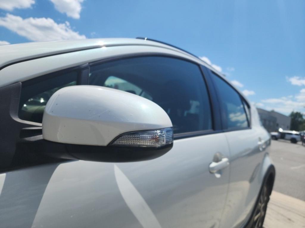 2018 Toyota Prius - $17,500