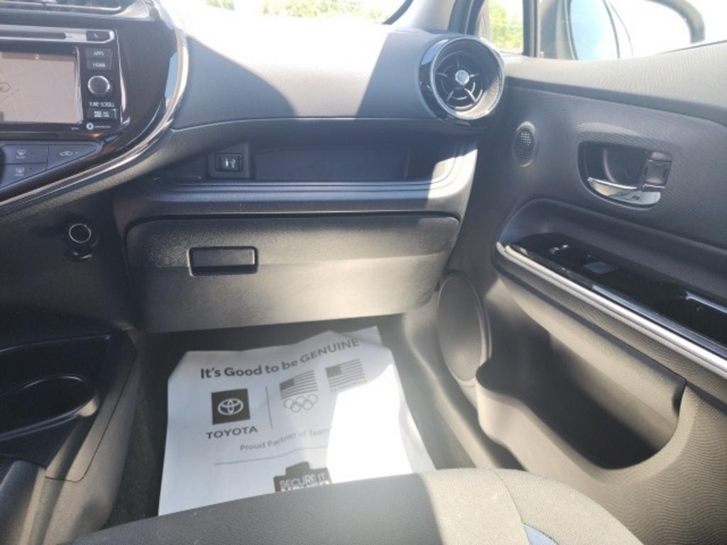 2018 Toyota Prius - $17,500