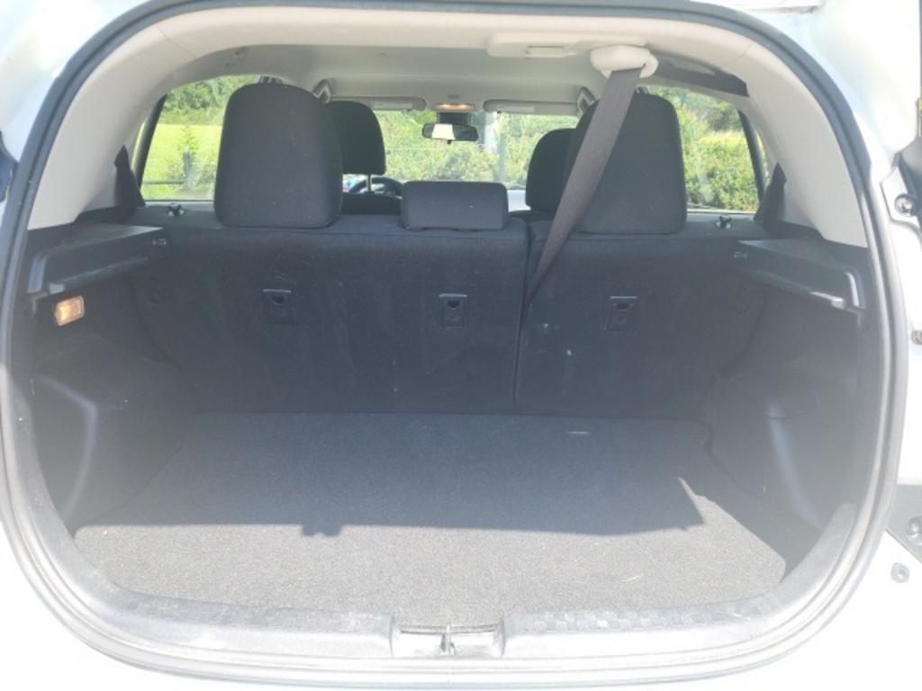 2018 Toyota Prius - $17,500