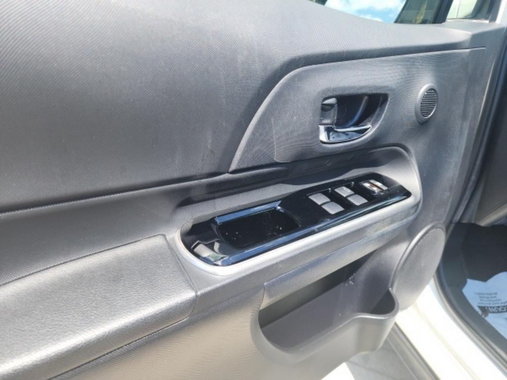 2018 Toyota Prius - $17,500