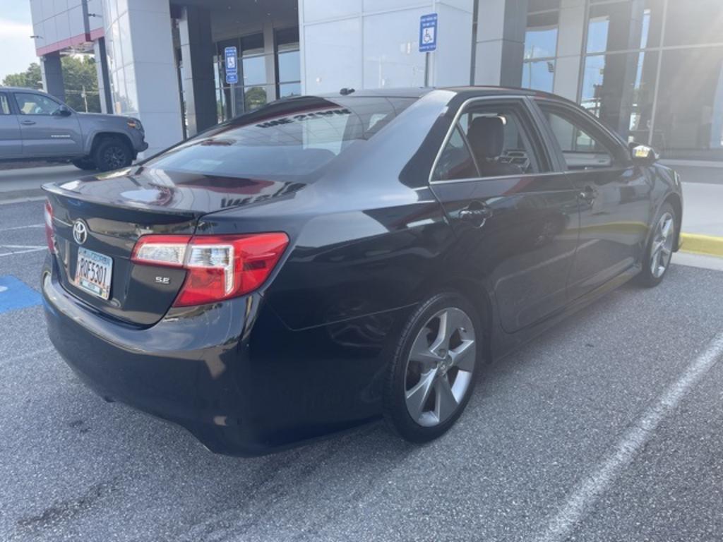 2012 Toyota Camry - $9,000