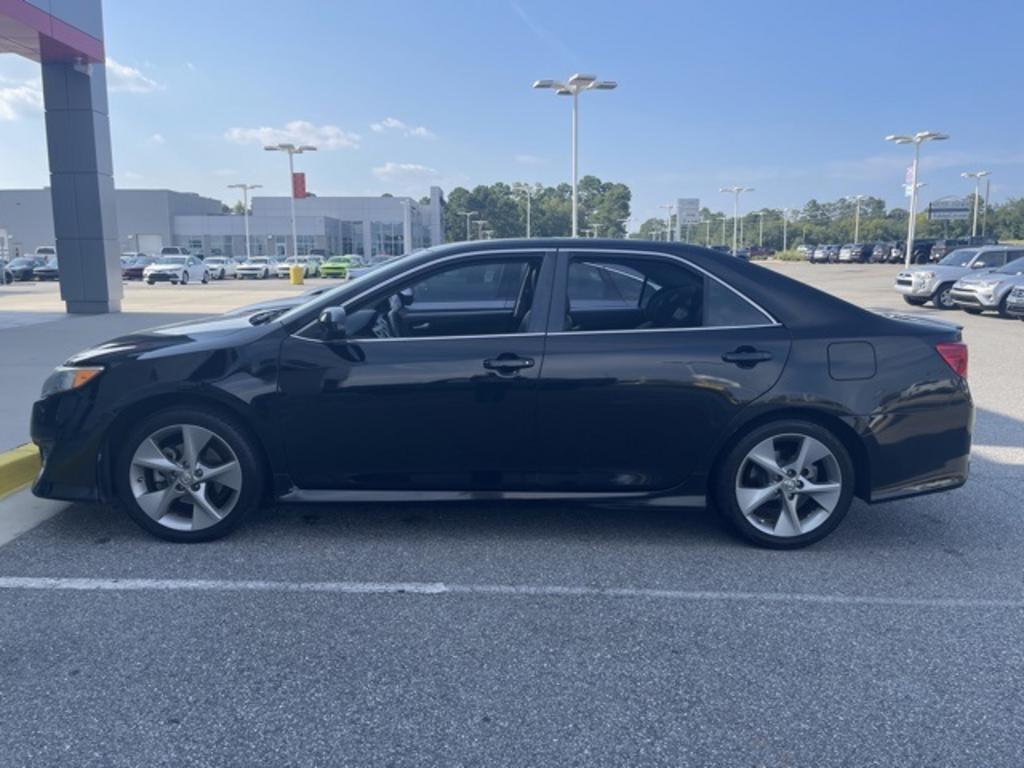 2012 Toyota Camry - $9,000