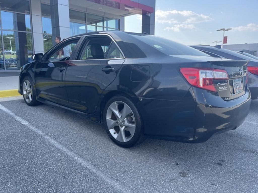 2012 Toyota Camry - $9,000